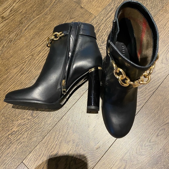 Brand new! Never wore once!!! - Picture 2 of 2